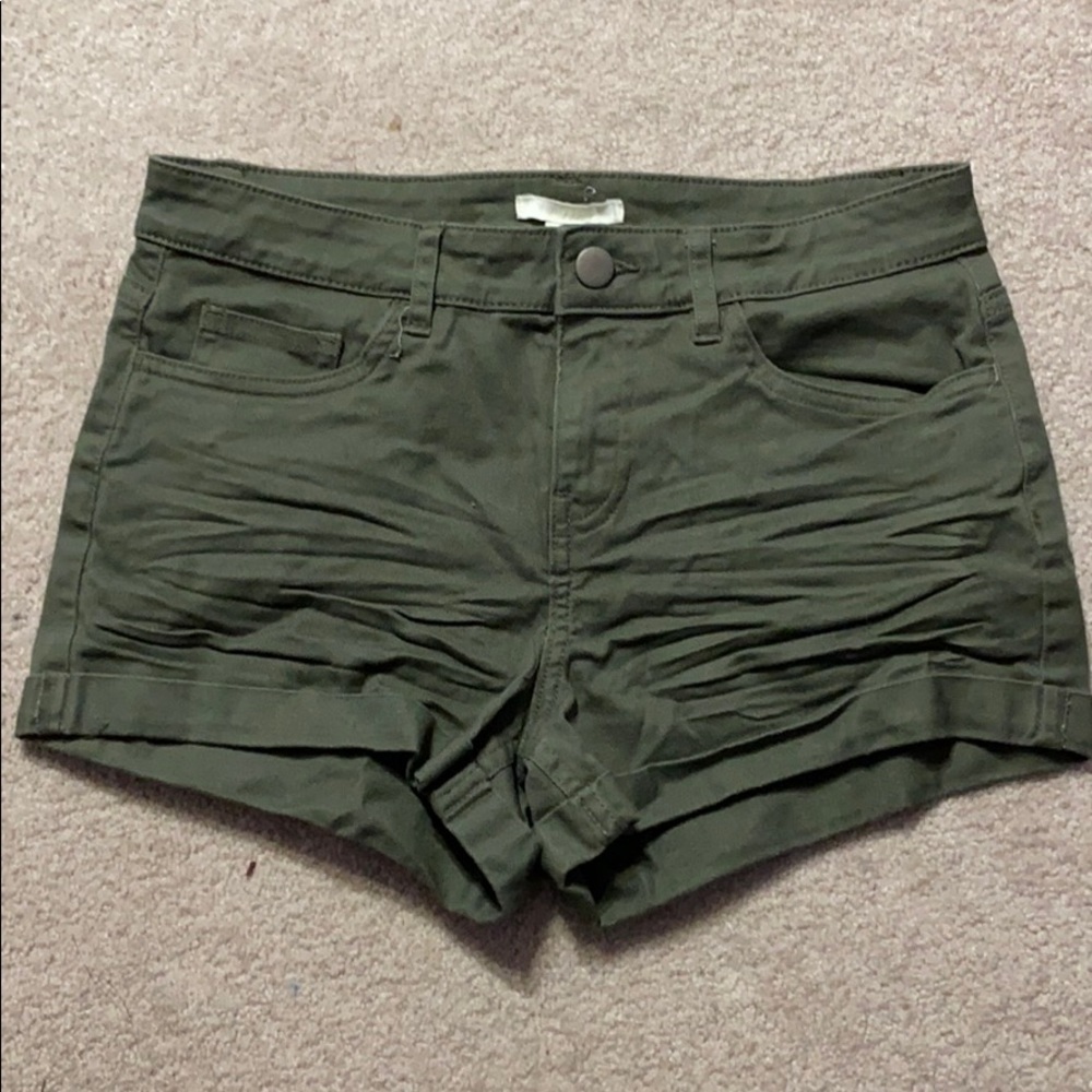 hunter green shorts